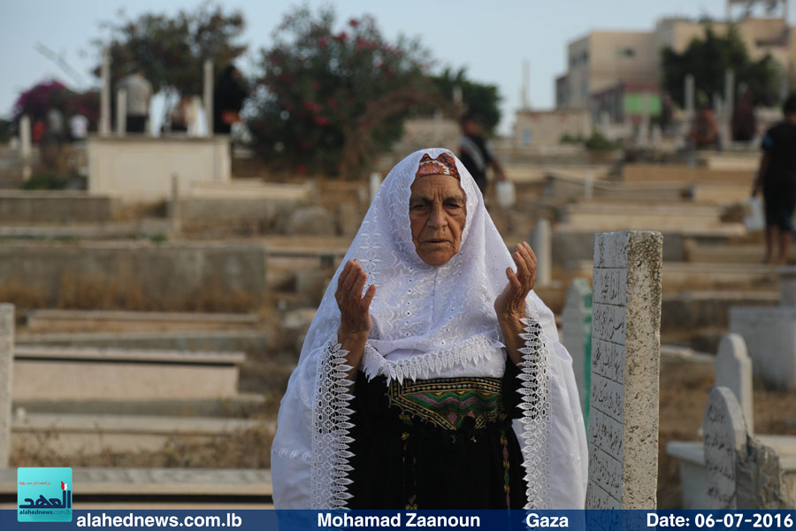 زيارة الشهداء في غزة - عيد الفطر - 06-07-2016